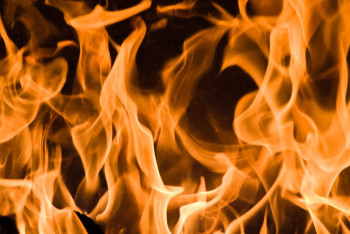 Пожар на свадьбе в Ираке унёс жизни более ста человек, включая молодожёнов