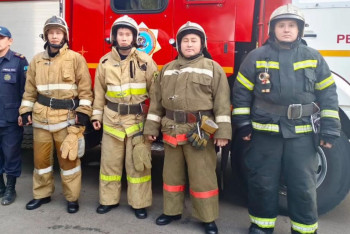 Фотография к новости: 15 человек эвакуировали из горящего дома в Петропавловске