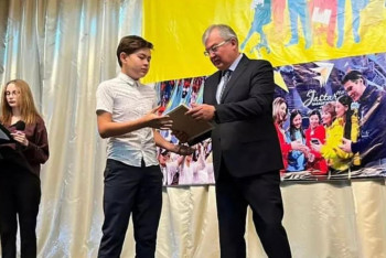 Фотография к новости: Устаю быть главным: мальчик из города Есиль рассказал, как помогает выжить своей семье