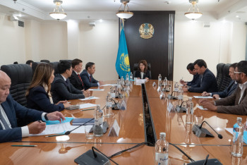 Аида Балаева встретилась с членами Национального курултая