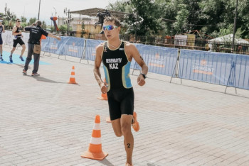 Казахстан завоевал "бронзу" в триатлоне