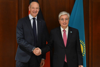 Фотография к новости: Токаев принял председателя правления компании Siemens AG