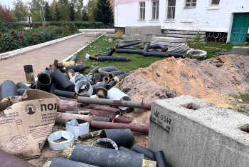 Фотография к новости: Как на военном полигоне: Стройка в школе в разгар учёбы возмутила жителей Кокшетау