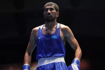 "Хотели засудить": Серик Сапиев отреагировал на победу казахстанского боксёра на Азиаде