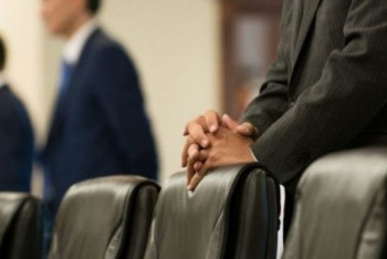 Работать на госслужбе разрешат уволенным по профнепригодности судьям