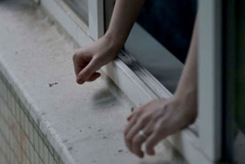 Астанчанка разбилась насмерть, упав с балкона