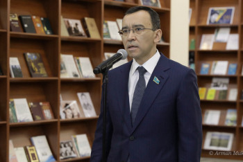 Фотография к новости: О значении Съезда лидеров мировых религий рассказал Маулен Ашимбаев