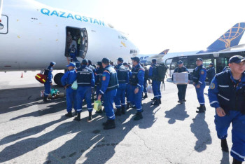 Фотография к новости: Казахстанские спасатели вылетели в Афганистан