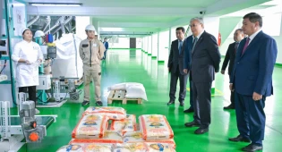 Касым-Жомарт Токаев ознакомился с работой рисового завода &quot;Алтын Орда&quot;