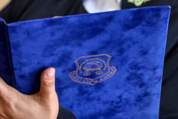 Председатель суда, отстранённый от работы за слишком мягкое наказание педофилу, вновь надел мантию