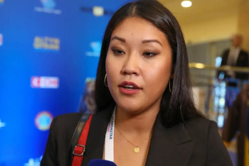 Фотография к новости: Этническая казашка баллотируется в сенат Франции