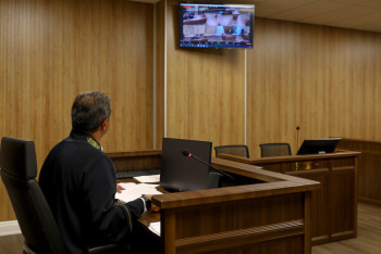 Внук пытался через суд выселить больную бабушку в Актюбинской области