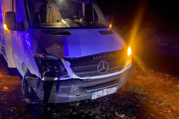 Фотография к новости: В Жетысу микроавтобус сбил насмерть сидевшего на дороге мужчину