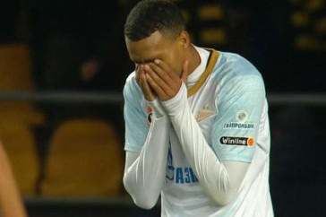 Фотография к новости: "Кайрат" сыграл вничью с "Зенитом"