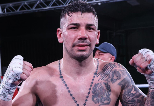 Фотография к новости: Соперник Алимханулы по бою за два титула не согласился с нокаутом