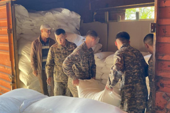 Фотография к новости: Вторую партию гуманитарного груза отправили из Казахстана в Афганистан