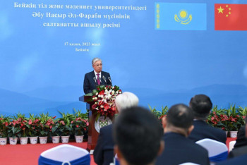 Фотография к новости: Касым-Жомарт Токаев принял участие в церемонии открытия бюста Аль-Фараби в Пекине