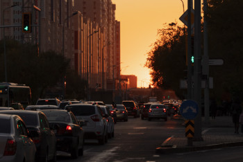 У 23 казахстанцев из 100 есть автомобиль