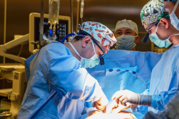 Фотография к новости: Операция была сложнейшая, но она выкарабкалась  - казахстанский врач о безнадёжном случае в кардиохирургии