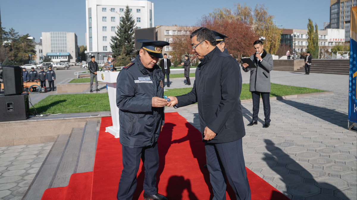 Спасателям области Абай вручили ключи от специализированной техники