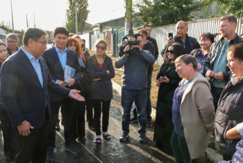Фотография к новости: Давнюю проблему с инженерными сетями в микрорайоне "14-я территория" решили в Алматы