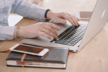 Фотография к новости: Трудоустраивала родственников: на руководство Центра адаптации несовершеннолетних Актау завели уголовное дело