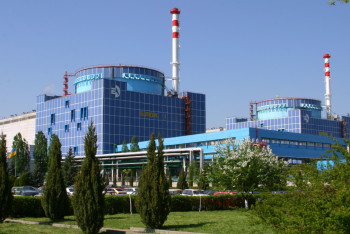 У Хмельницкой АЭС на западе Украины произошла серия мощных взрывов