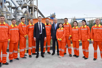 Фотография к новости: Президент Казахстана ознакомился с работой цементного завода ALACEM