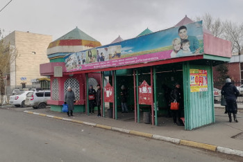 Фотография к новости: Жили на остановке в Кокшетау: волонтёр рассказал подробности о бездомной семье