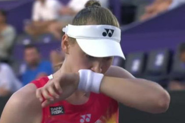 Фотография к новости: Сенсацией завершился первый матч Елены Рыбакиной на Итоговом турнире WTA в Мексике