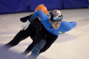 Бронзовую медаль завоевали казахстанцы в шорт-треке на Кубке мира