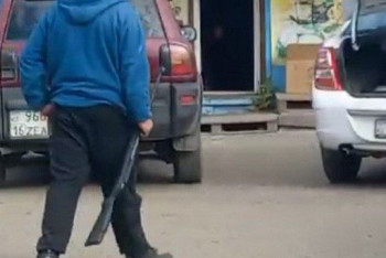 Фотография к новости: На глазах прохожих отстреливал птиц житель Усть-Каменогорска