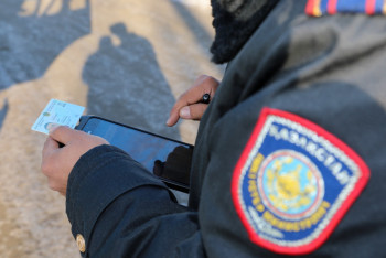 Семь блокпостов выставили по периметру Астаны