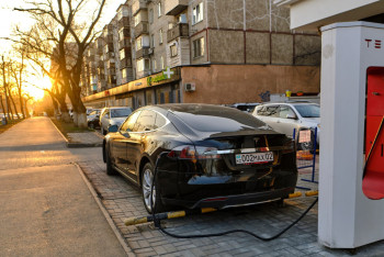 Фотография к новости: Сколько стоят и почему их мало – эксперт рассказал о непопулярности электрокаров в Казахстане