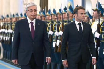 Фотография к новости: Токаев встретился с президентом Франции Эмманюэлем Макроном