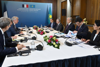 Фотография к новости: Токаев принял руководителей бизнес структур Франции