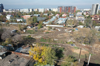 Ерболат Досаев посетил стройплощадку нового здания поликлиники в Алматы