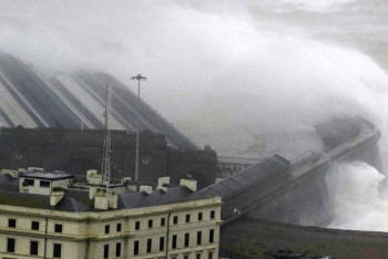 Число жертв шторма "Кьяран" продолжает расти в Европе