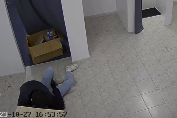 Фотография к новости: Изрезал горло канцелярским ножом: о состоянии пострадавшей рассказали врачи