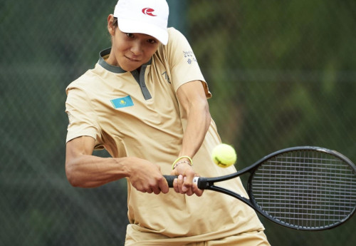 Фотография к новости: В десятке сильнейших завершили юные казахстанские теннисисты чемпионат в Испании