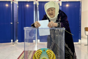 101-летняя долгожительница дала бата на выборах акима в Бейнеу