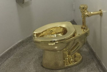 В Англии за кражу золотого унитаза судят четырёх мужчин