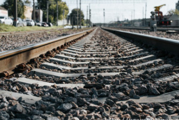 Тело мужчины нашли на железнодорожных путях в Караганде