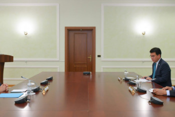 Фотография к новости: Ерлан Карин встретился с генеральным секретарём ТЮРКСОЙ