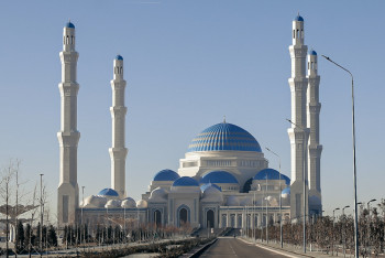 Фотография к новости: Почему современная молодежь рьяно интересуется религией – теолог