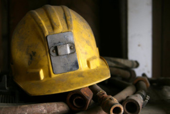 Рабочий погиб из-за пожара на цементном заводе в Туркестанской области