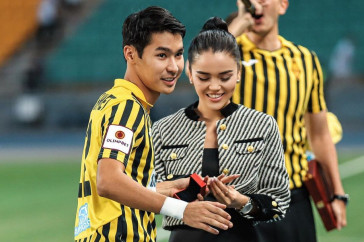 Фотография к новости: Полузащитник "Кайрата" женился на актрисе - видео со свадьбы появилось в Сети