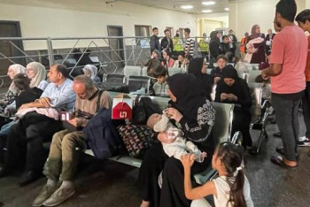 Фотография к новости: Эвакуированные из сектора Газа казахстанцы прибыли в Каир