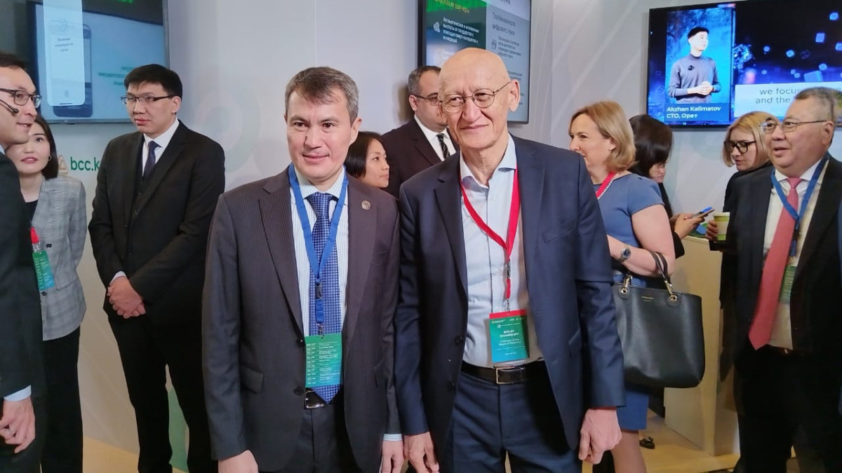 Альберт Ахметов.