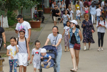 Фотография к новости: Мы постепенно переходим от многодетных семей к малодетным - казахстанский демограф